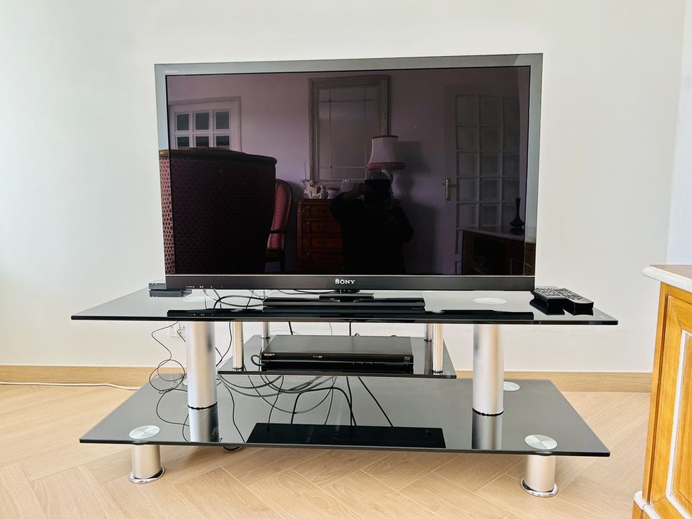 MEUBLE TV EN VERRE TREMPE NOIR ET ALUMINIUM 50 V�lizy-Villacoublay (78)