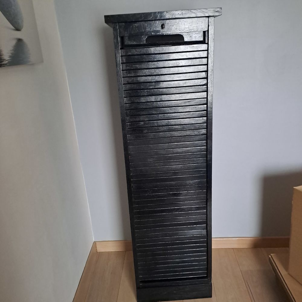 Meuble vertical de rangement noir 25 Montigny-le-Bretonneux (78)
