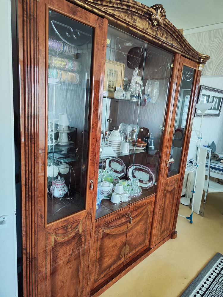 Meuble vitr� marron pour salon 300 Le M�e-sur-Seine (77)