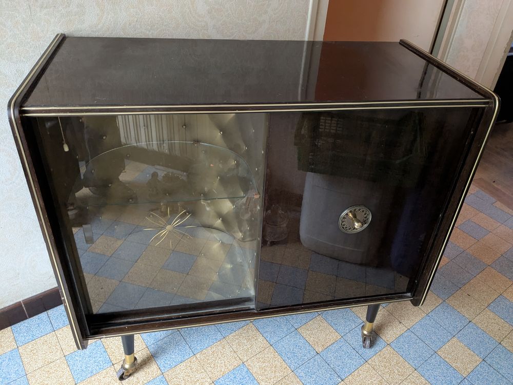 Meuble vitrine sur roulette 45 Herbeys (38)