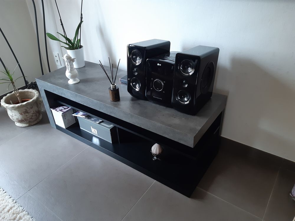 meuble bas TV  
80 Saint-Maurice-de-Lignon (43)