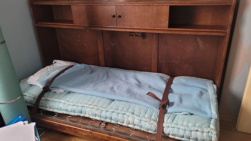 Lit meuble 400 Mont-Saint-P�re (02)