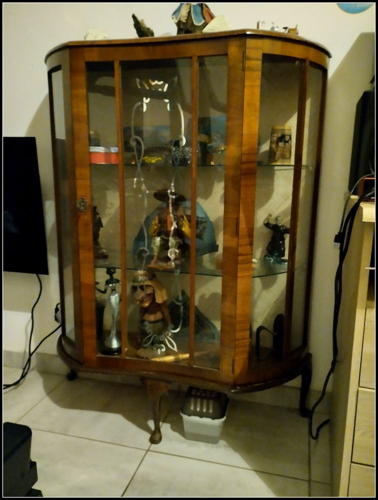 Meubles anciens 0 Scorb�-Clairvaux (86)