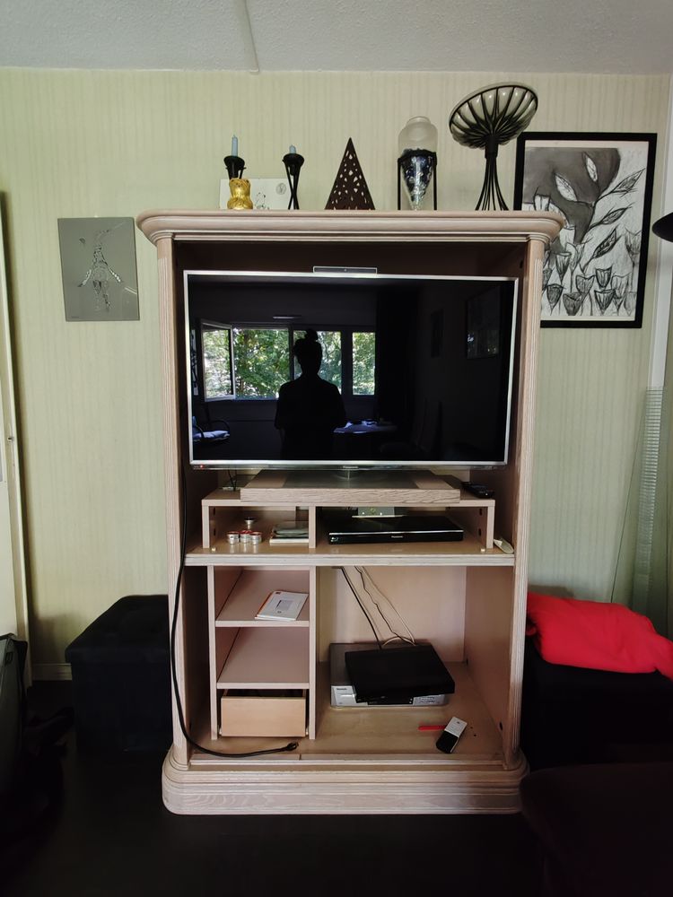 Meubles TV + Buffet + Table octogonale avec ses 4 chaises 200 Paris 15 (75)