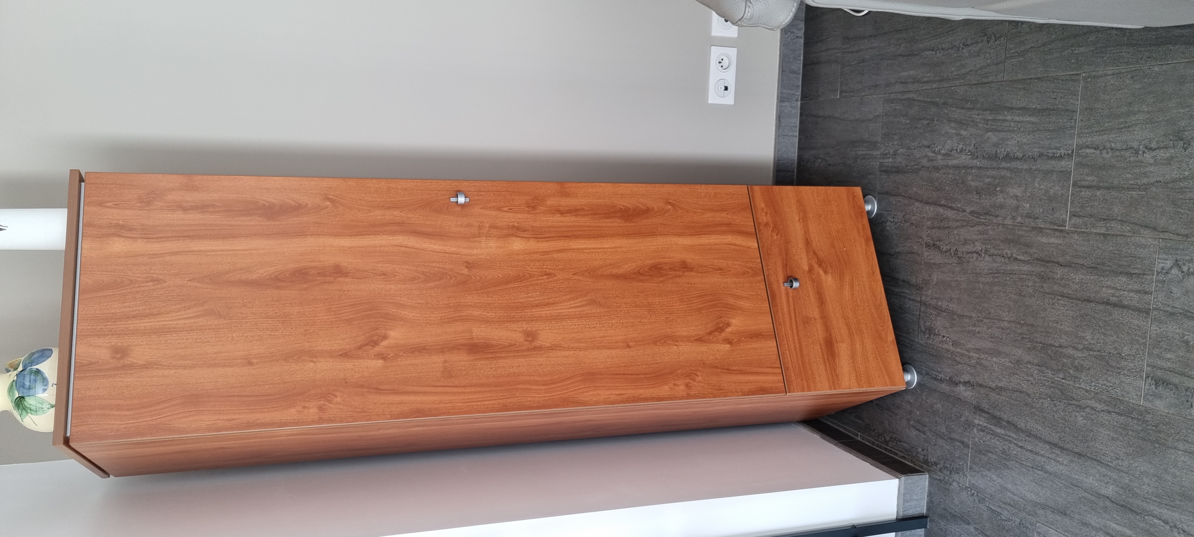 Meubles en colonne 220 Saint-Maximin-la-Sainte-Baume (83)