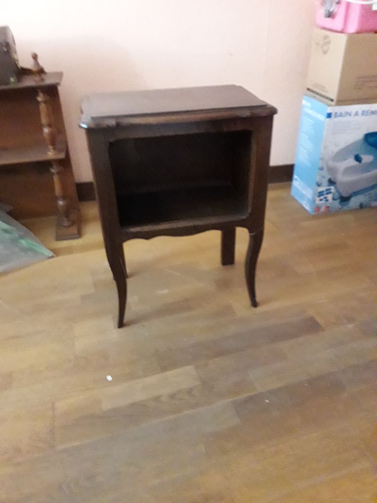 meubles divers emplois
25 Saint-L�ger-sous-Cholet (49)