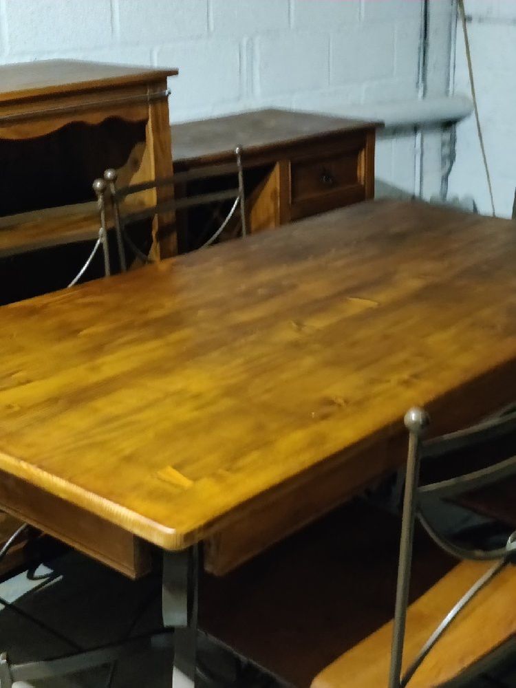 Meubles divers pin massif et ch�ne 400 Prayssac (46)