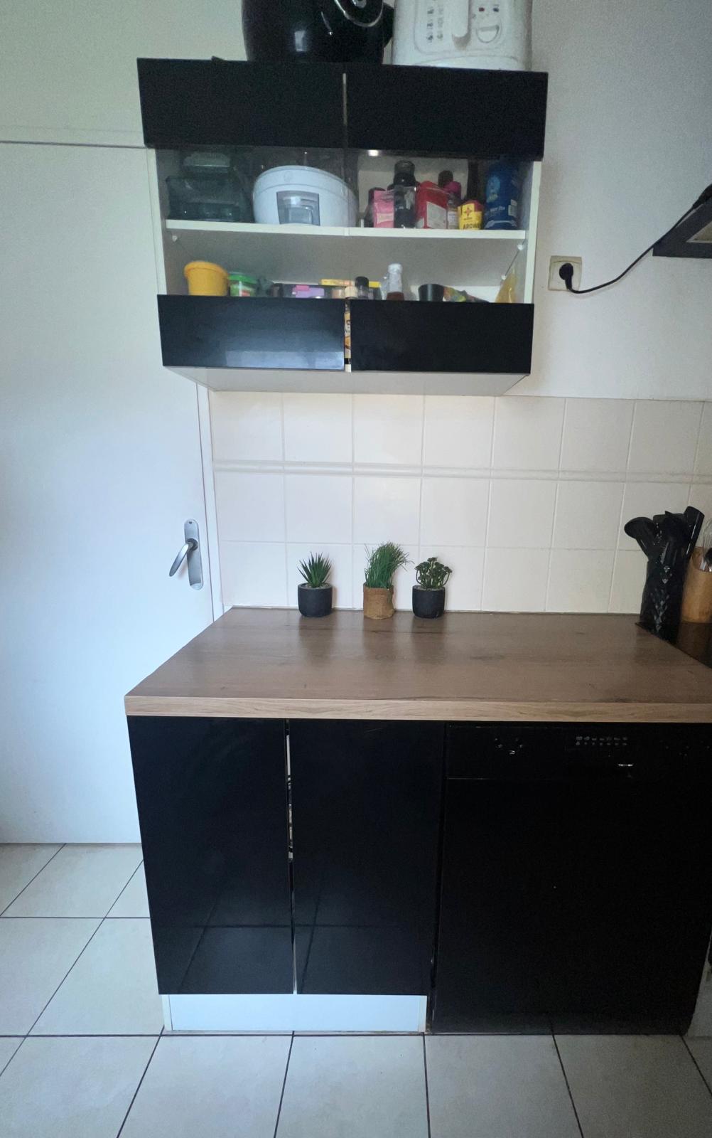 Meubles et �lectrom�nagers 200 Massy (91)