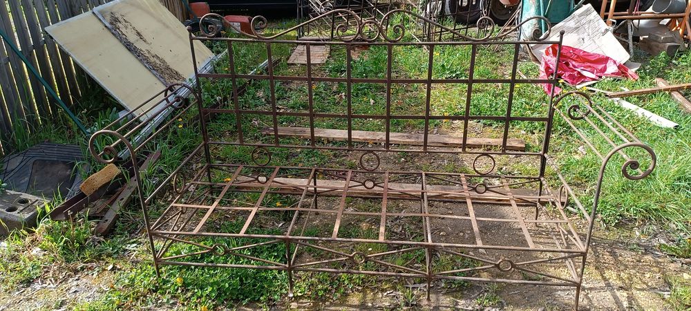 Meubles en fer forg� 300 Saint-Astier (24)