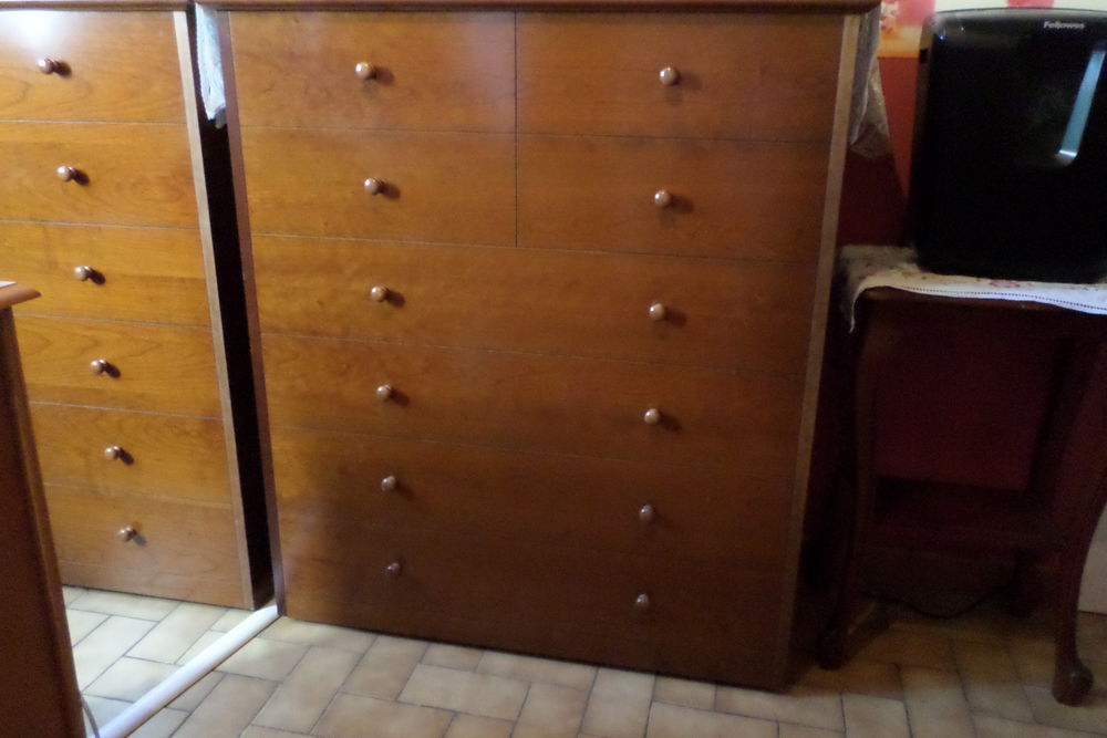 2 meubles-lit merisier 1 personne. 260 Angles (85)