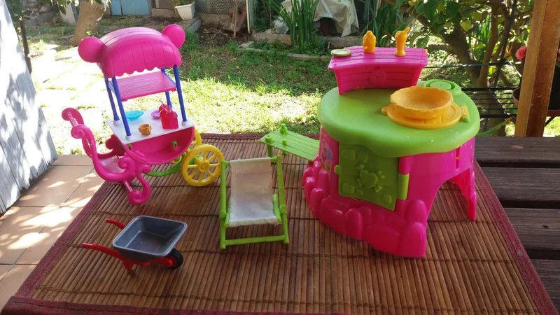 meubles pour poupee 5 Ollioules (83)