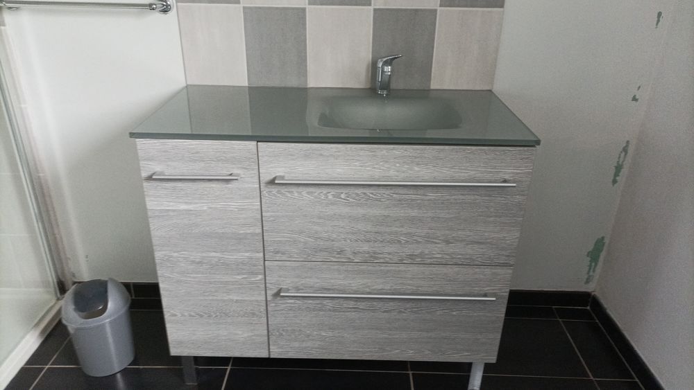 3 meubles de salle de bain gris + vasque en verre 250 Cosne-Cours-sur-Loire (58)