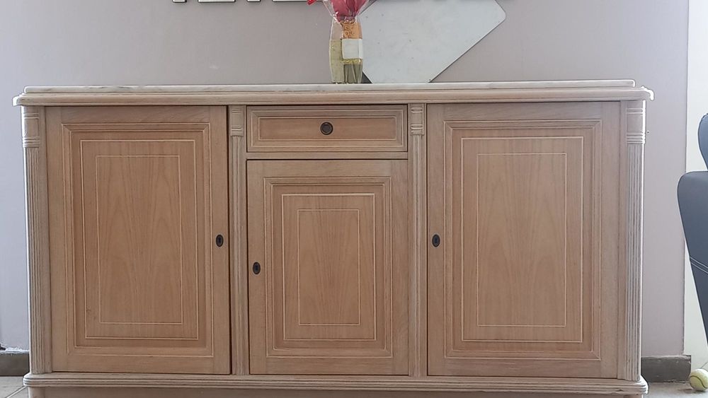 Meubles de salle � manger: buffet, table ronde et chaises 300 Nice (06)