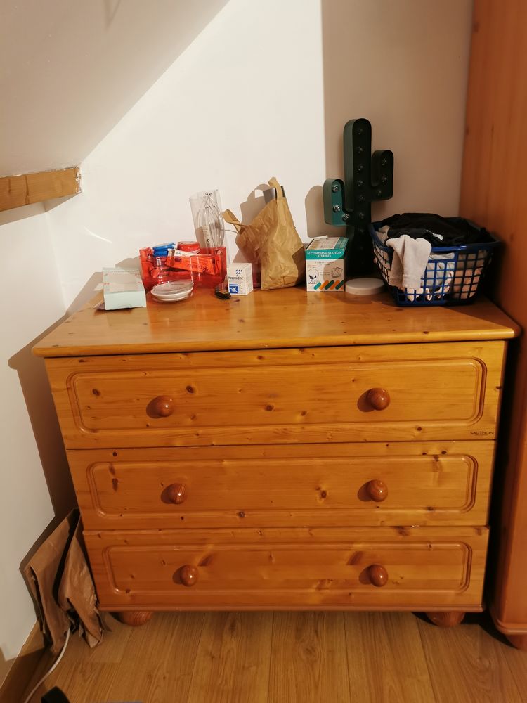 meubles sauthon. 0 Le Mesnil-le-Roi (78)