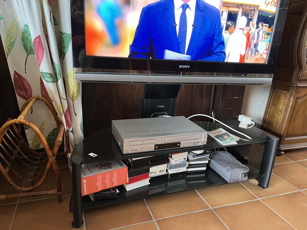 Meubles t�l� 0 Thoiry (01)