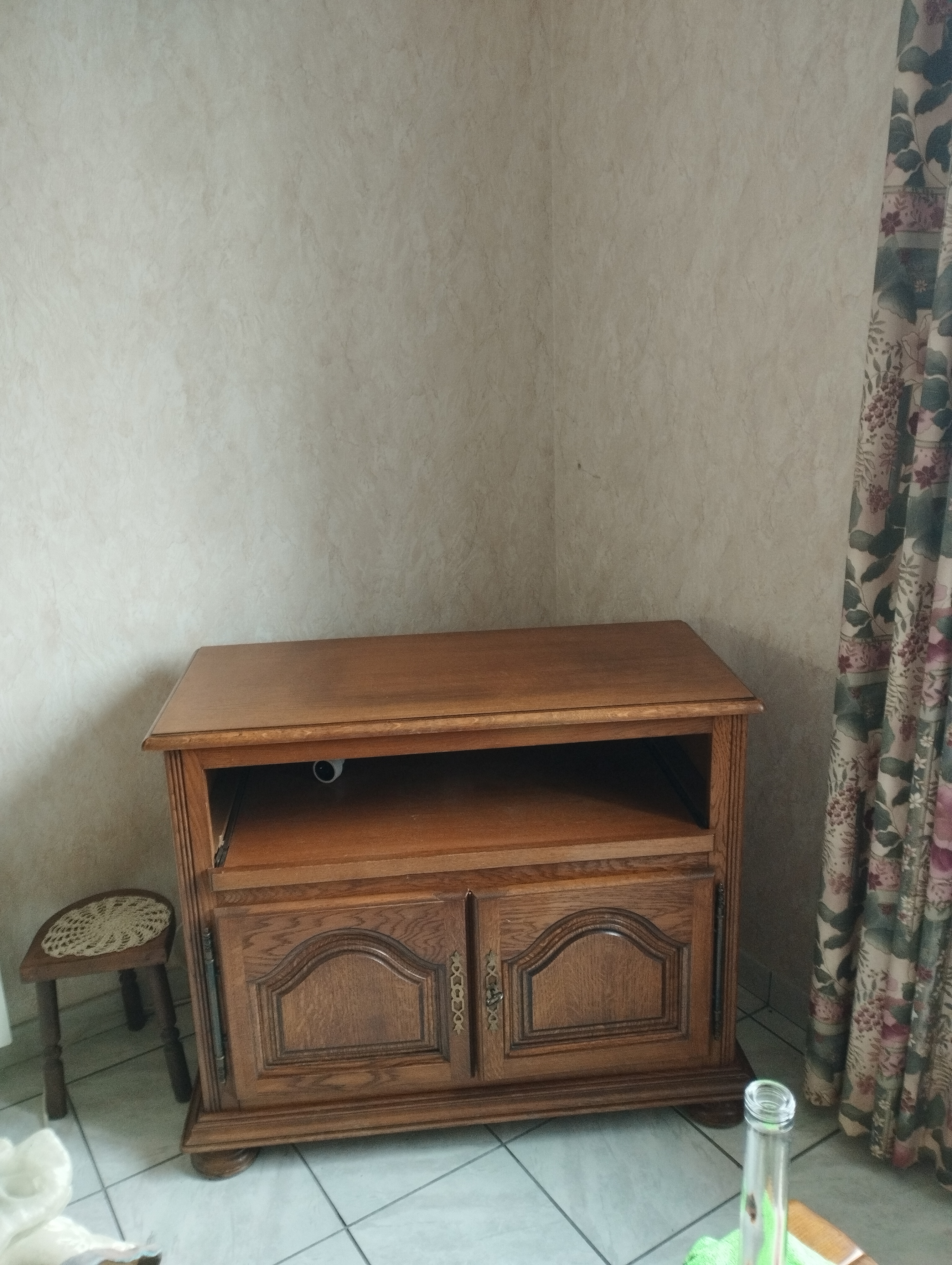 meubles t�l� 30 Saint-Laurent-de-Br�vedent (76)