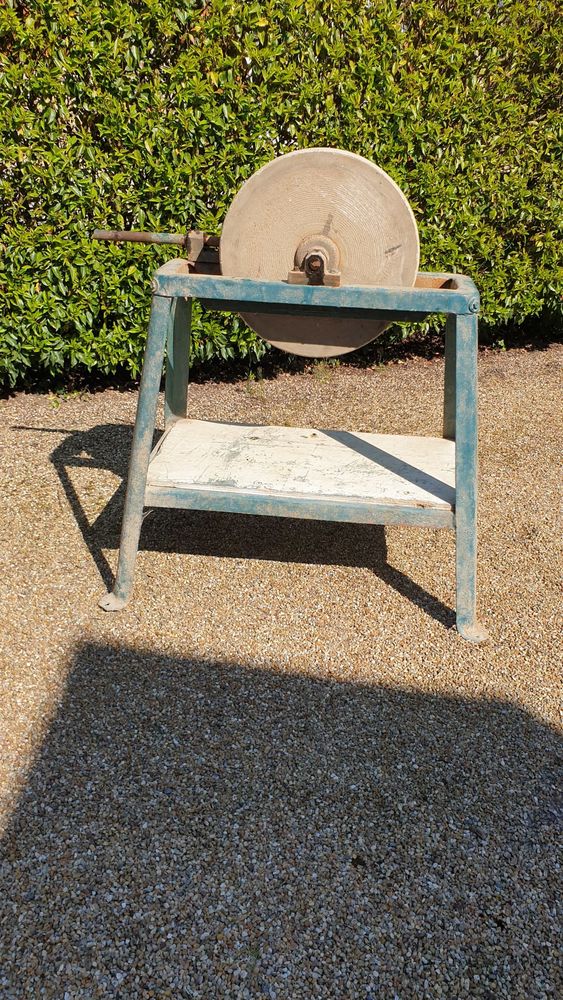 Meule manuelle 35 Vautorte (53)