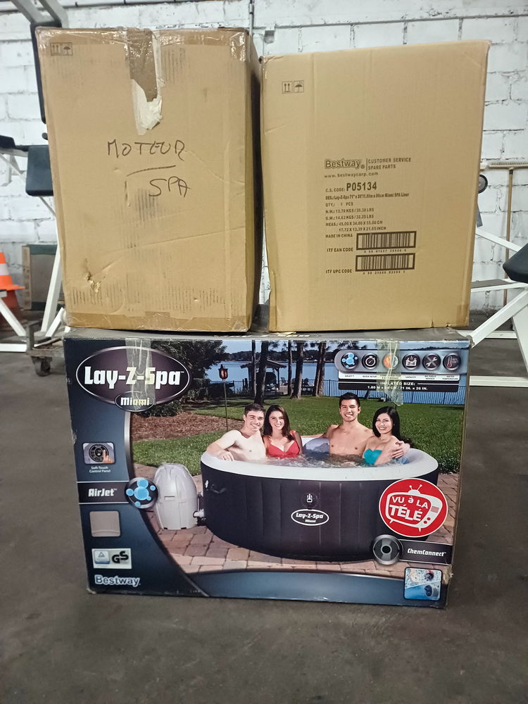 Lay-Z-Spa MIAMI pour 2 � 4 personnes, complet, tr�s bon �tat 160 Tours (37)