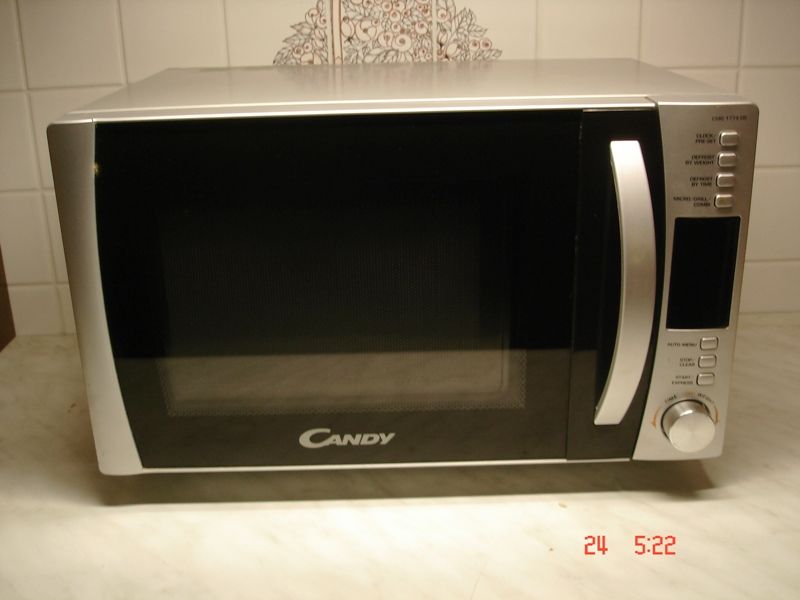 Micro-onde
45 Saint-Brice-en-Cogl�s (35)