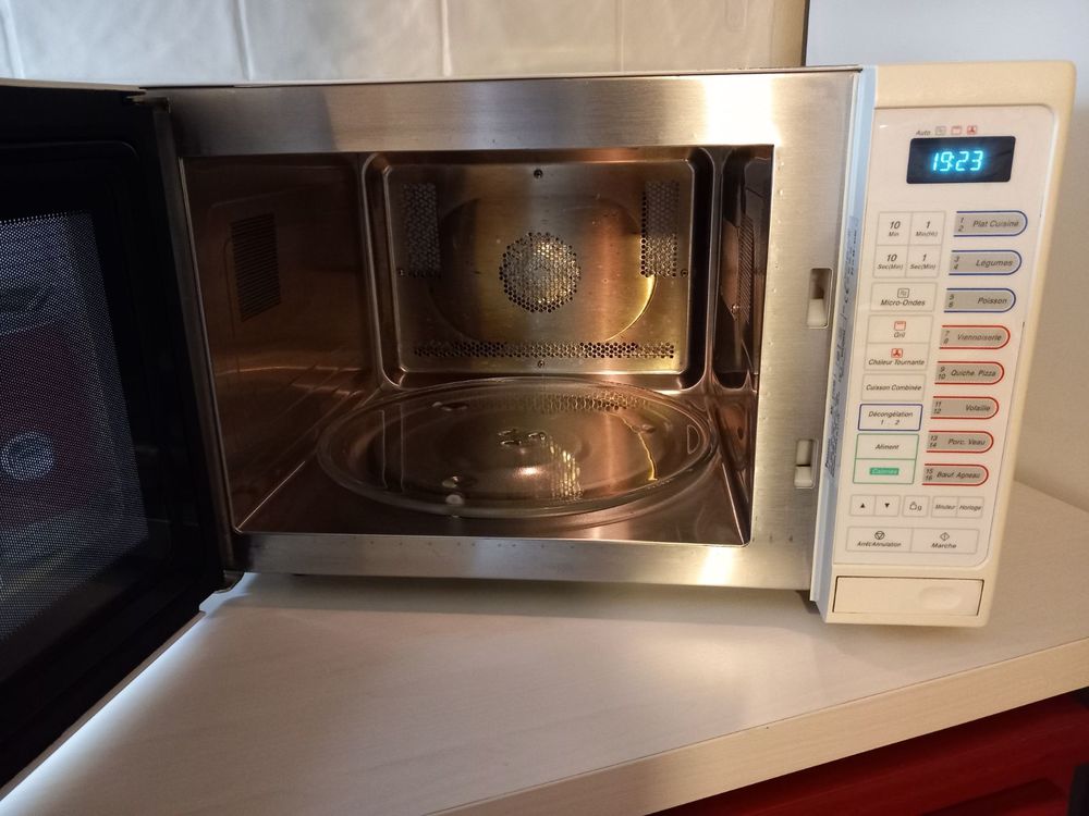 Micro-ondes combin� 69 N�mes (30)