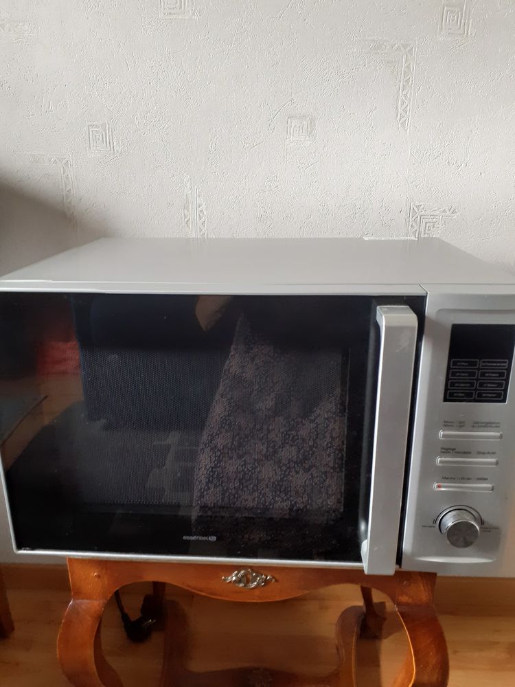 micro ondes fonction four et gril 70 Villeurbanne (69)