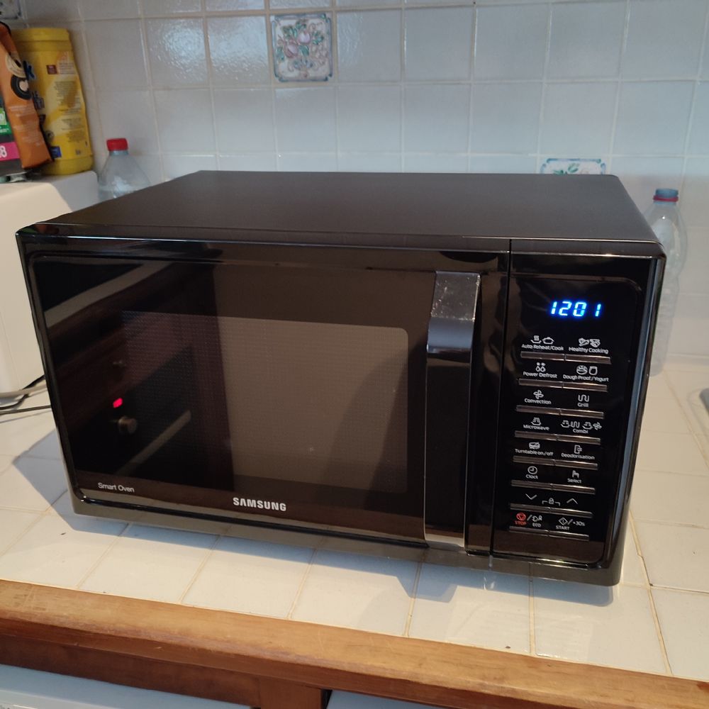 Micro-ondes Grille Samsung 28litre 900W Cuisine Electrom�nag 135 Le Bourget (93)