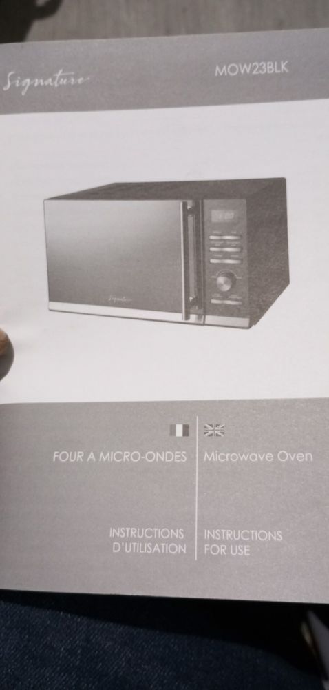 micro ondes de marque signature tr�s bon �tat. Bien co 40 Orleans (45)