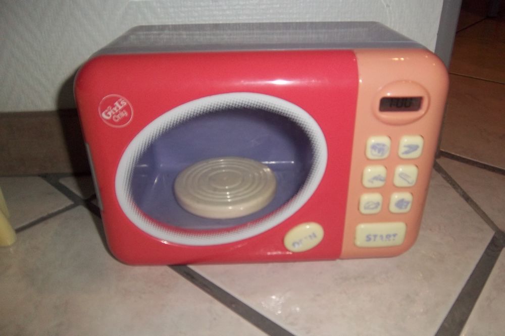 Micro ondes Playgo rose 4 Colombier-Fontaine (25)