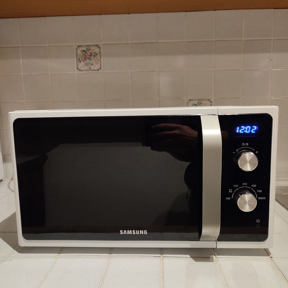 Micro-ondes Samsung 23litre 800Watt 95 Le Bourget (93)