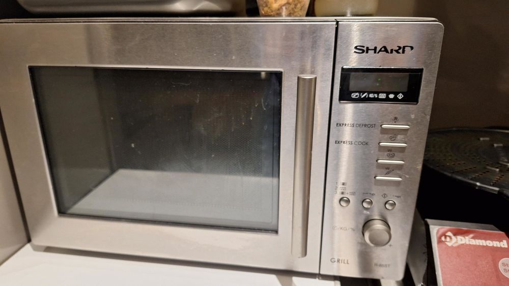 micro-ondes sharp 20 La Ciotat (13)