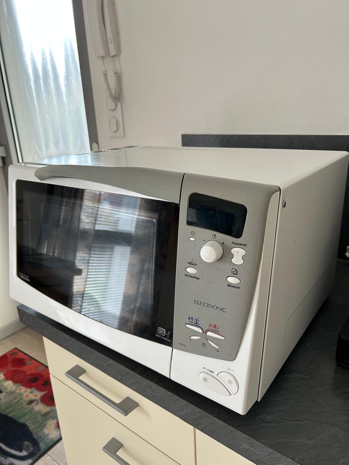 Micro-ondes Whirlpool 50 Vieux-Thann (68)