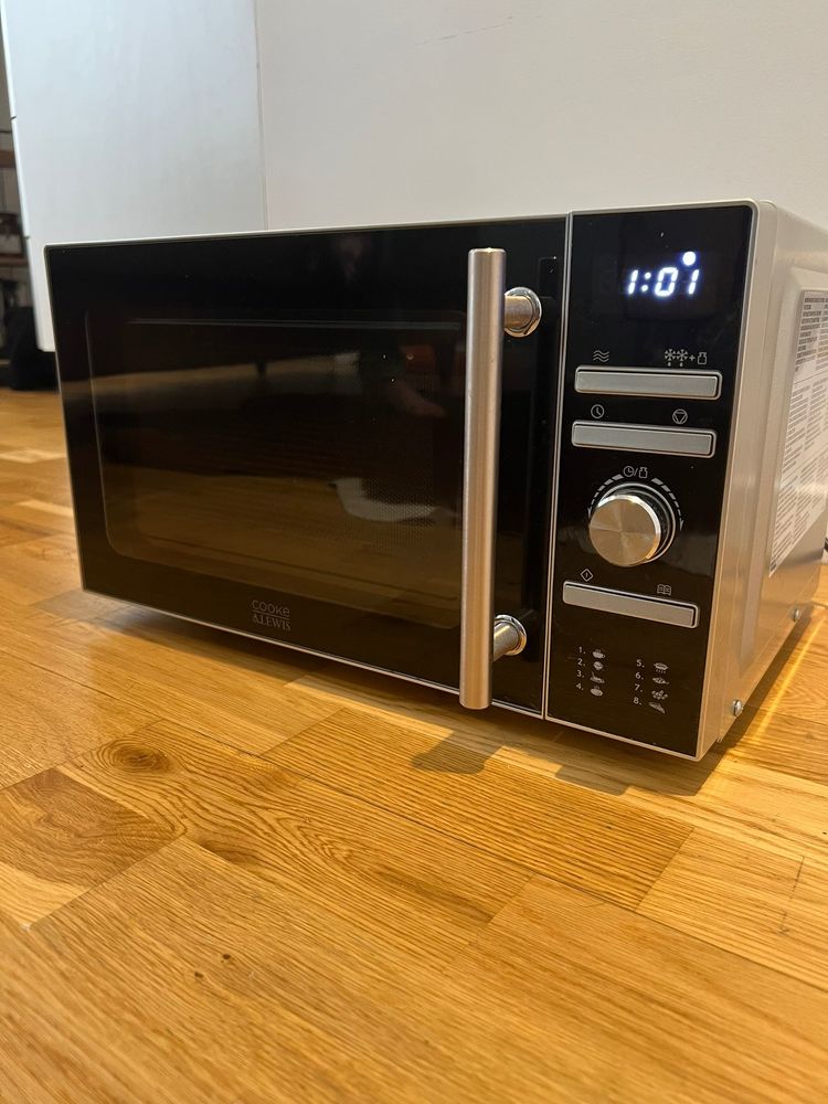 Micro-ondes 20 l 80 Paris 18 (75)