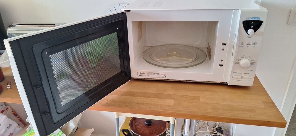 MICRO ONDES 25 Cros De Cagnes (06)