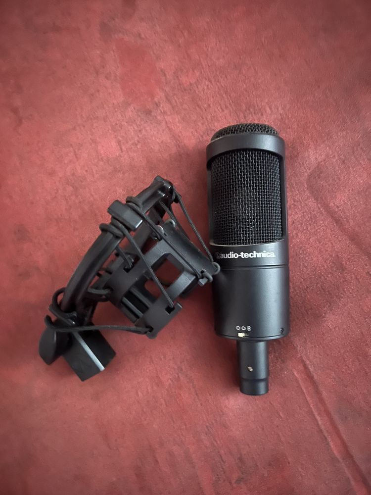 Micro studio AT 2050 80 Lamentin (97)