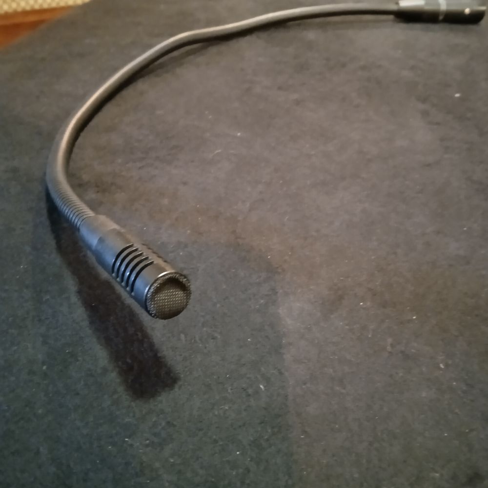 Micro de table AKG 41 Saint-Romain-sur-Cher (41)