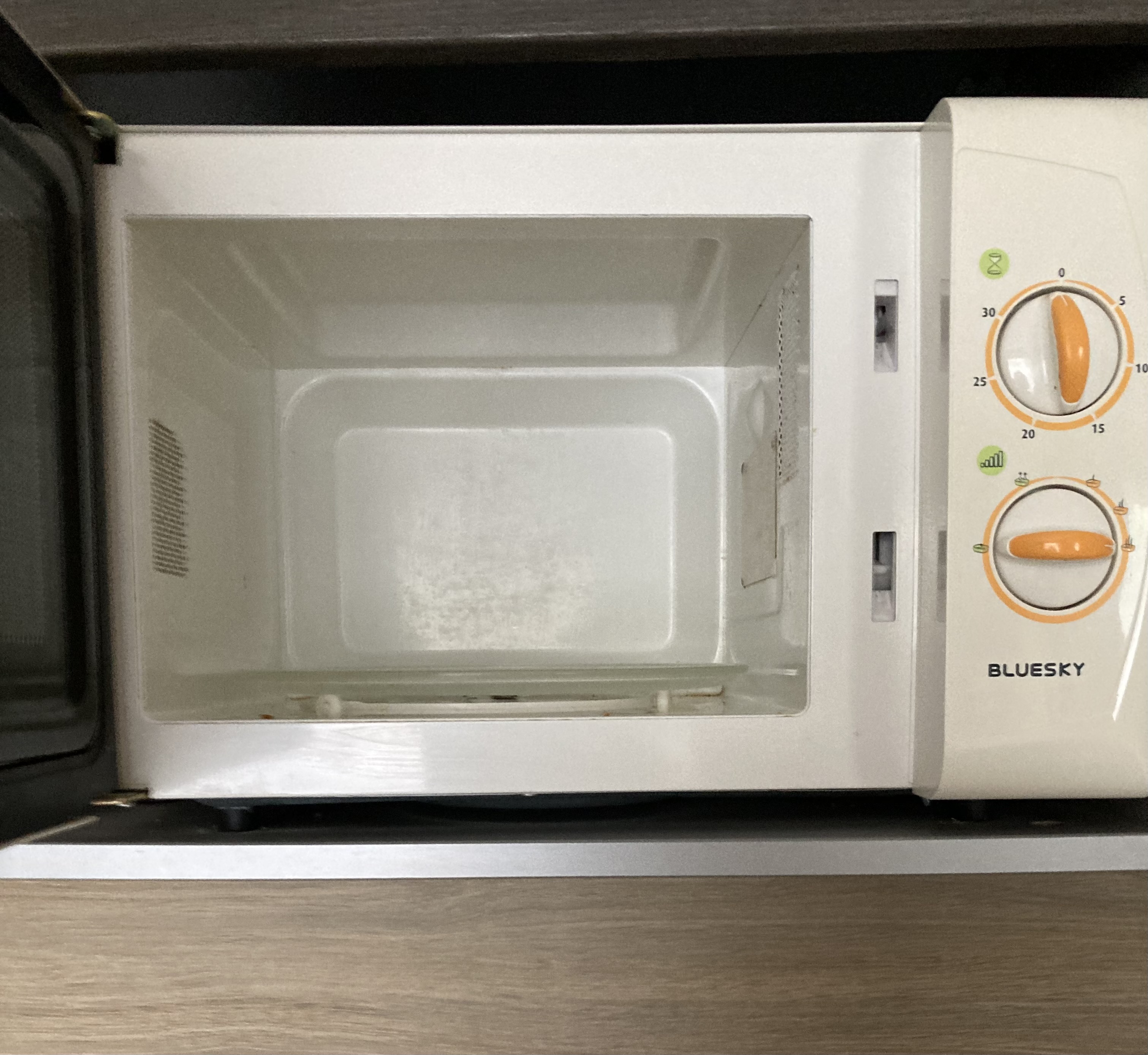 Microondes bon �tat de marche 25 Deauville (14)