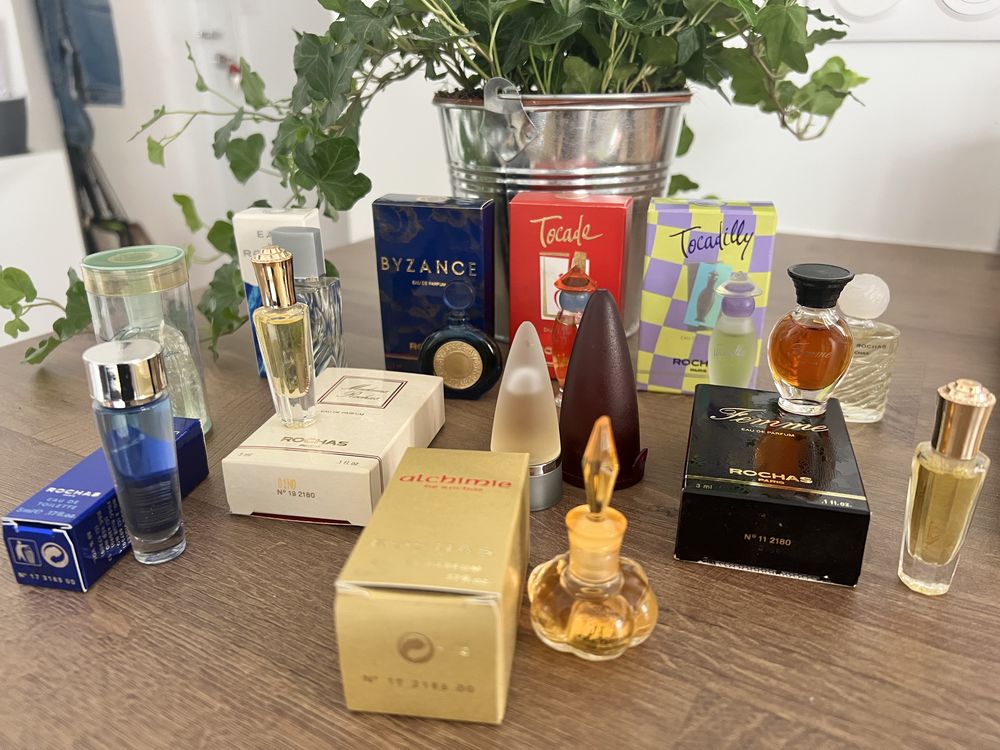 Lot de 12 mignatures de parfum ROCHAS 200 Paris 18 (75)