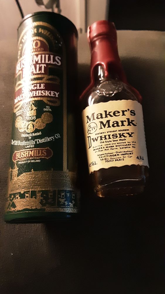 2 mignonettes whisky pleine jamais ouverte 12 Blois (41)