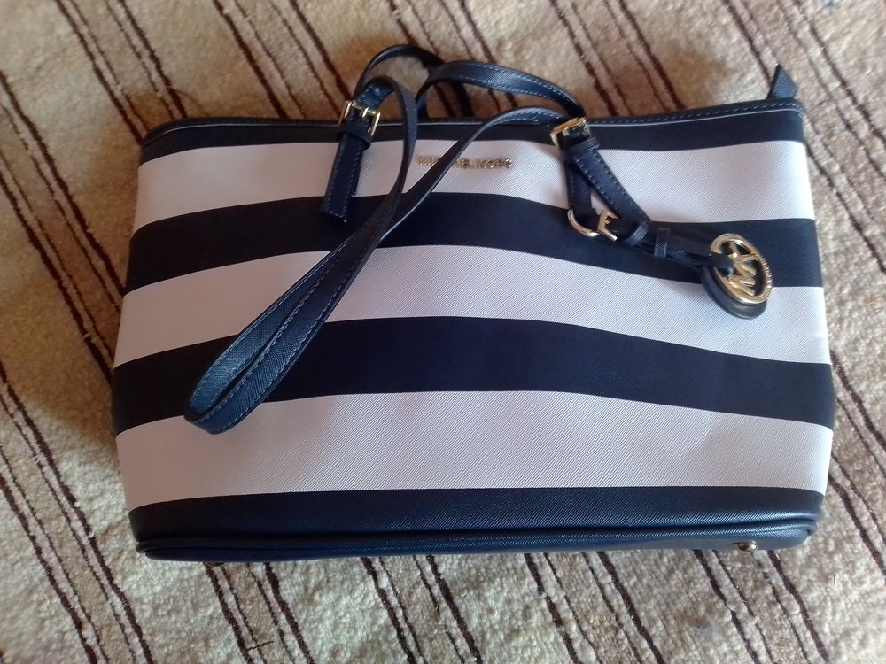 Sac MIKAEL KORS, neuf, jamais utilis�. 75 Toulouse (31)