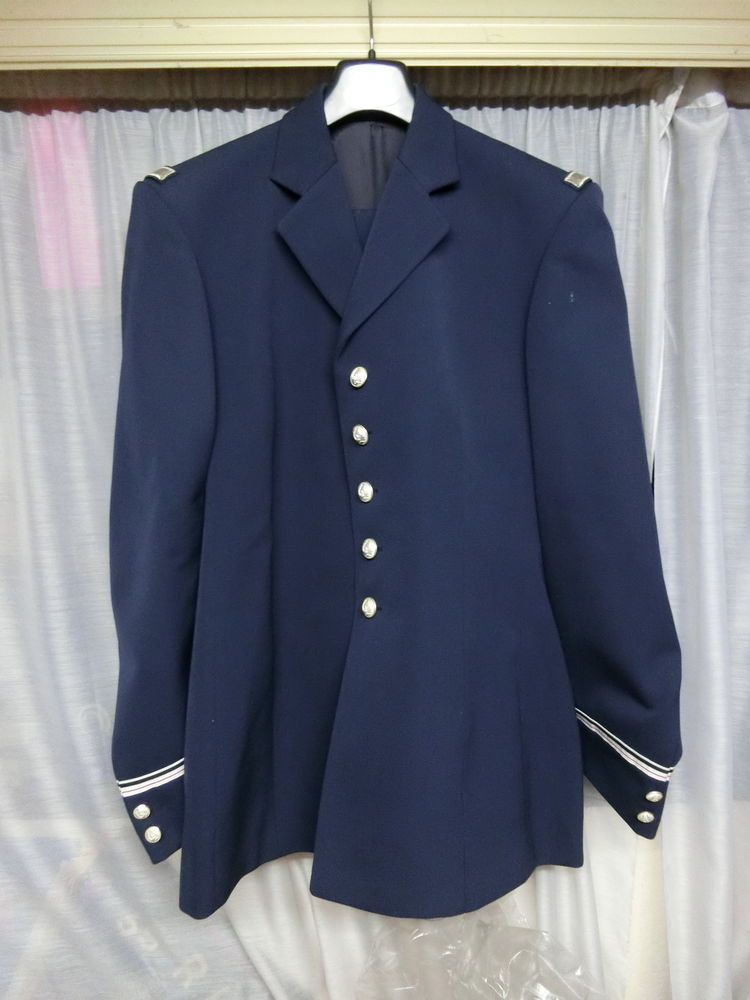 Militaria  Ancienne tenue militaire 45 Tarnos (40)