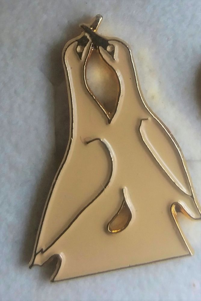 Mini broche �pinglette deux oies enlac�es �cru ancienne 3 Domart-en-Ponthieu (80)