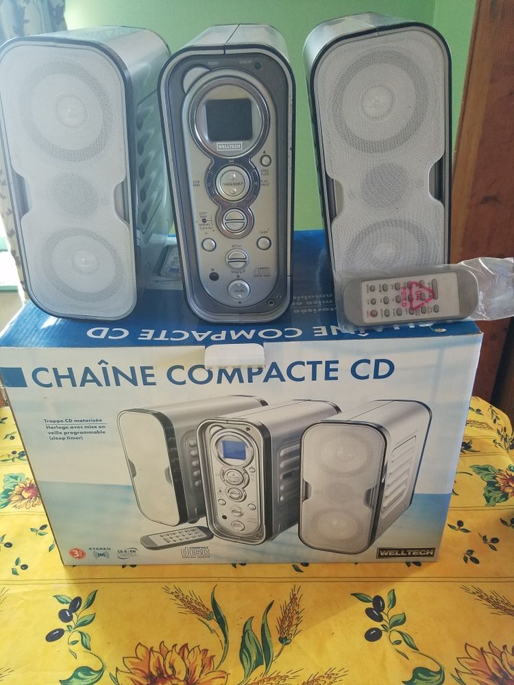 MINI CHAINE  COMPACTE 15 Poligny (77)