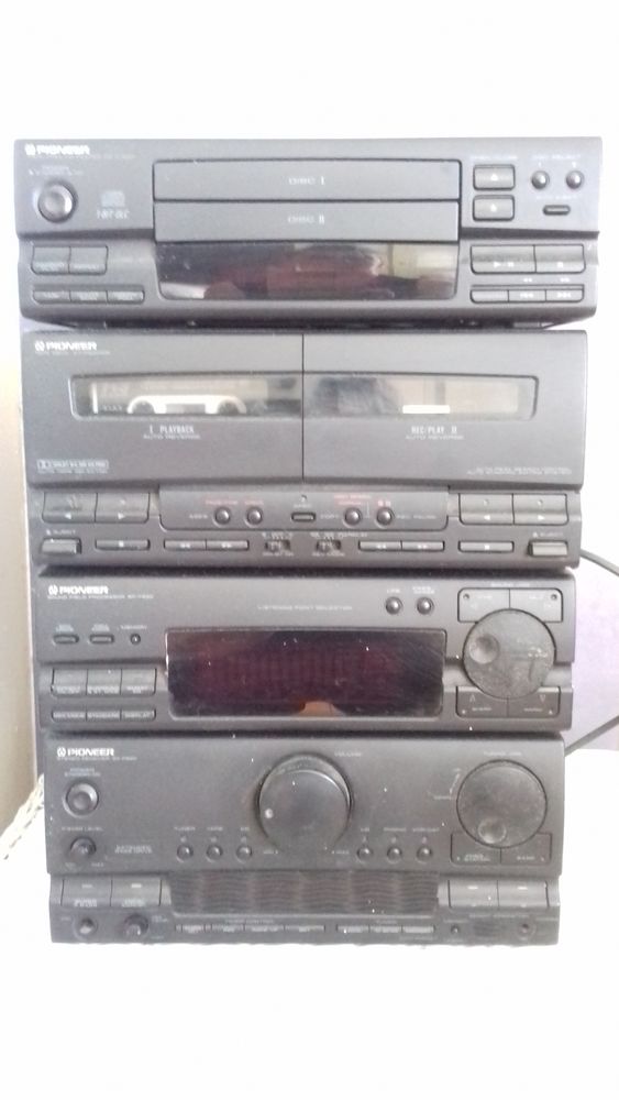 MINI CHAINE HIFI AVEC SES 2 ENSEINTES PIONNER 100 Ville-la-Grand (74)