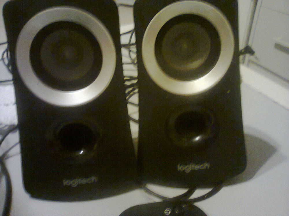 mini enceinte noir �tat tr�s bon 10 Pl�dran (22)