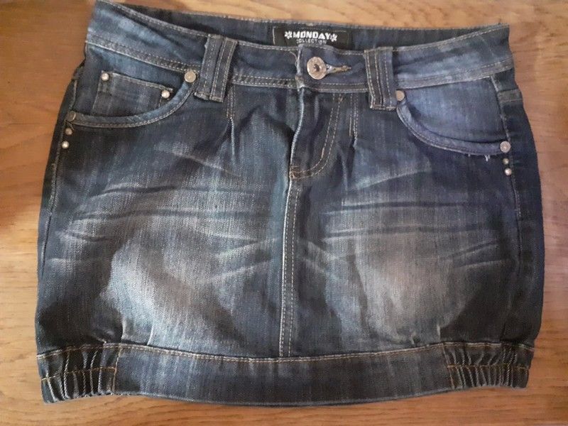 mini jupe en jeans T38 monday 2 La Ferté-sous-Jouarre (77)