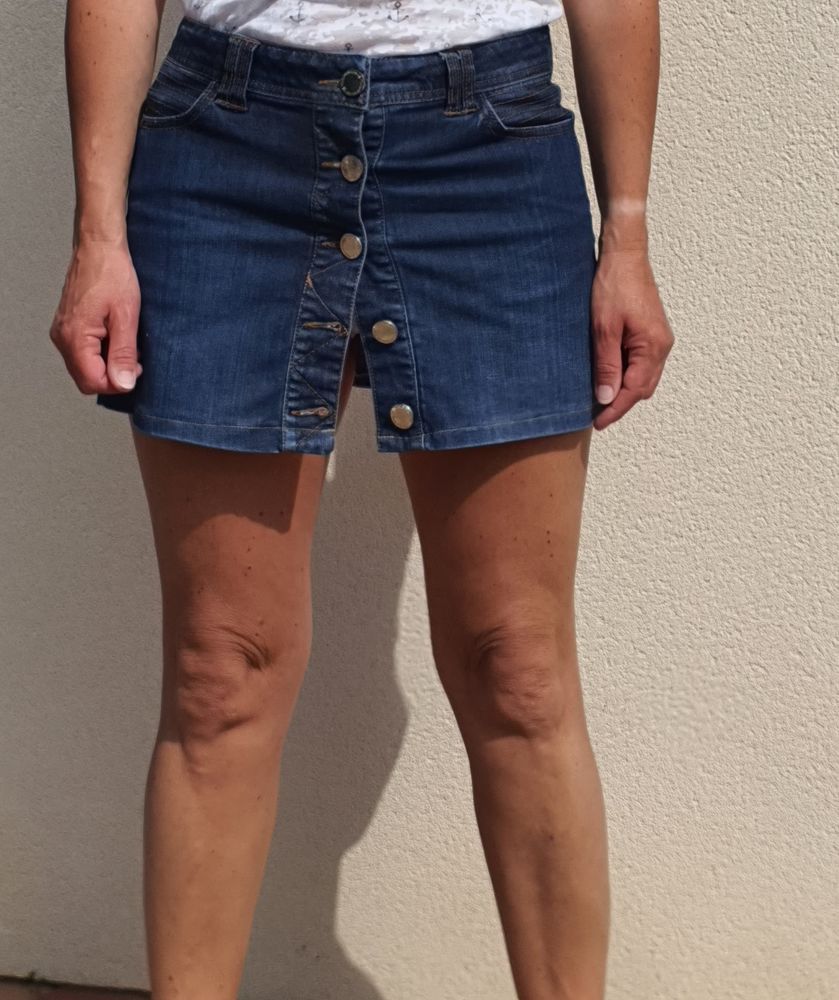 Mini jupe sexy en jeans � boutons 30 Paris 1 (75)