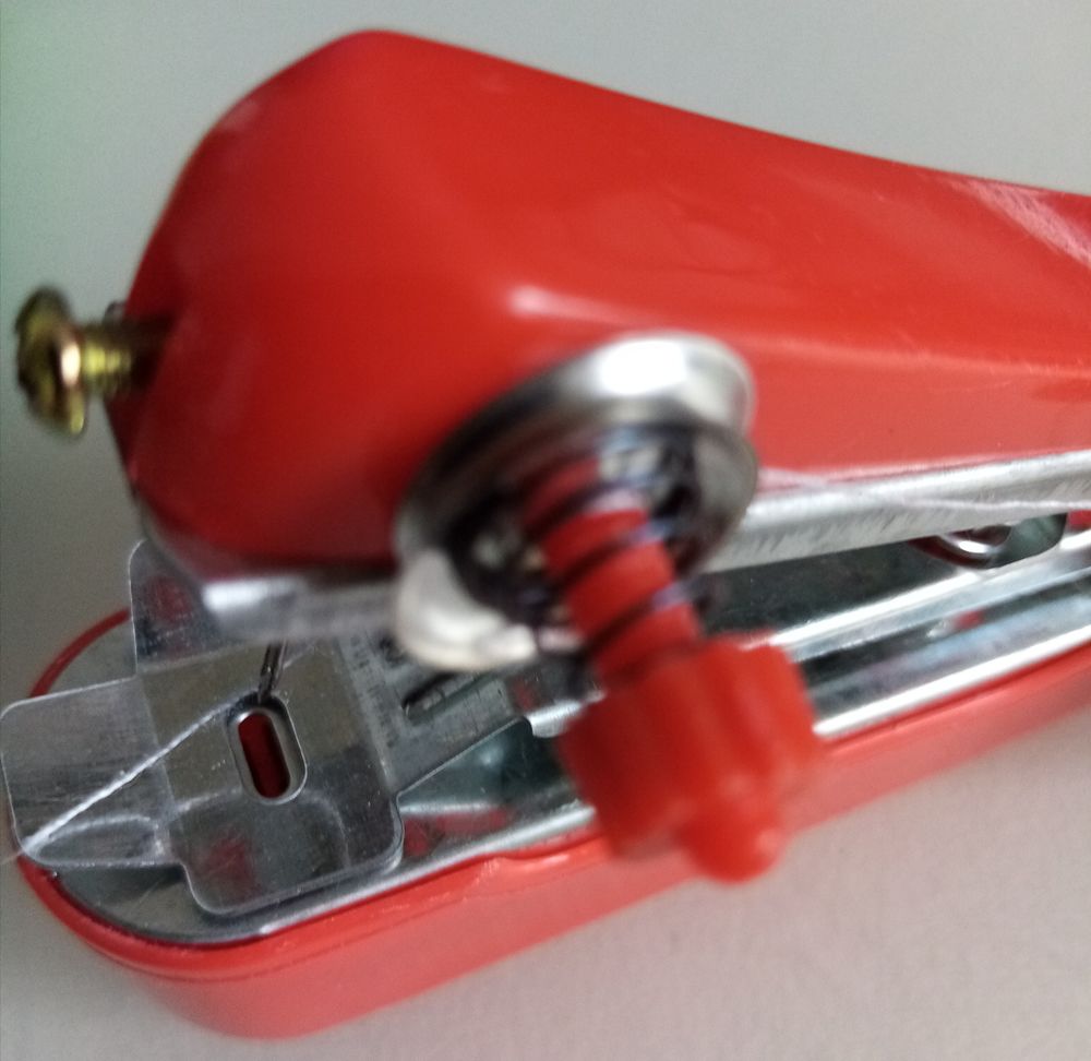 Mini machine � coudre de voyage
18 Nantes (44)