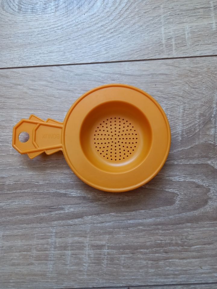 Mini passoire orange Bonux 2 Villiers (86)
