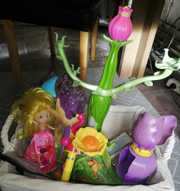 lot mini-personnages , lit, dressing.. 10 B�thune (62)