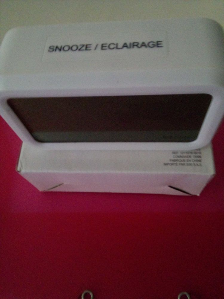 mini r�veil blanc avec �cran digital 5 �vreux (27)